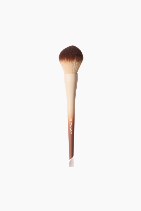 Кисть косметическая GLOW ME 01 универсальная